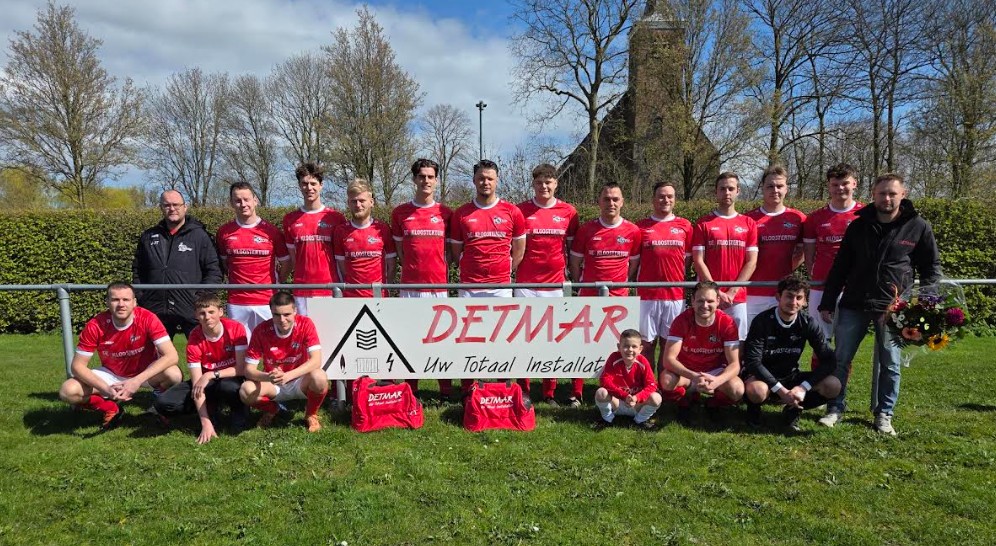 Nieuwe tassen voor de eerste selectie dankzij Installatiebedrijf Detmar